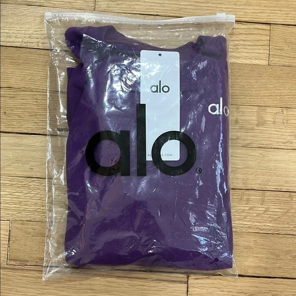 Alo Purple Sweatshirt - Picture 1 of 2